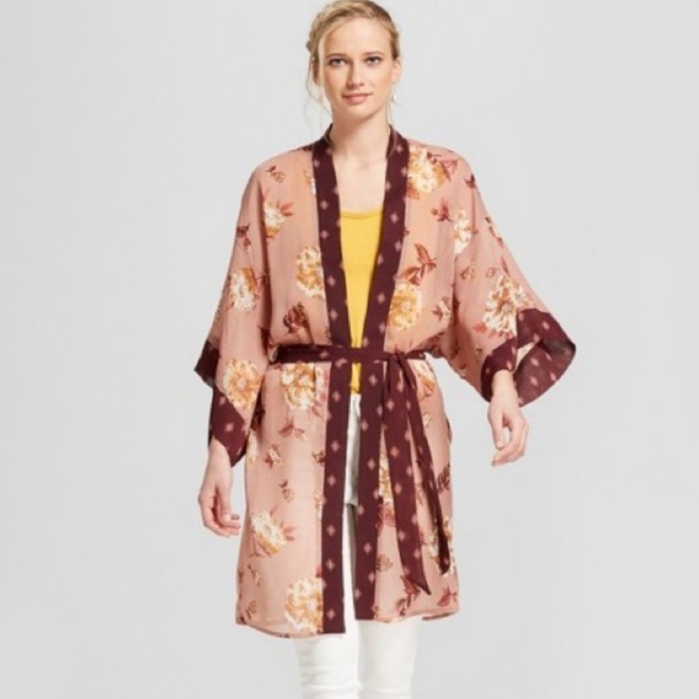 Xhilaration sheer floral kimono robe Size Medium/large Blush Pink